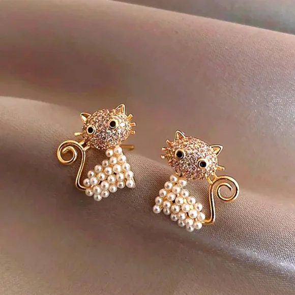 NIP Cat Earrings - Picture 2 of 2